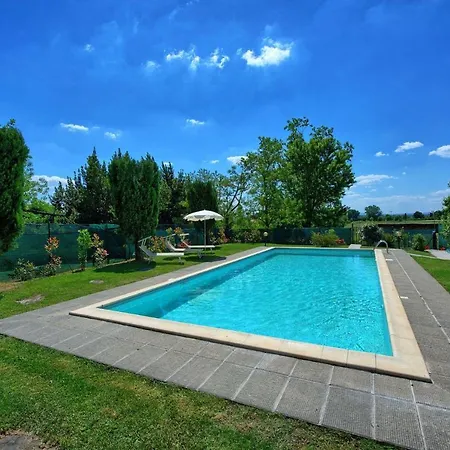 Διαμέρισμα Sleeps 18 Pool Air Con Wifi Κορτόνα