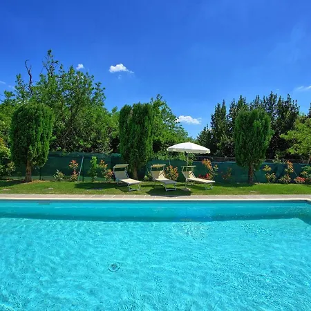 Διαμέρισμα Sleeps 18 Pool Air Con Wifi Κορτόνα